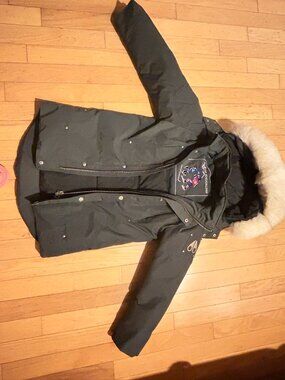 Kids Moose Knuckles Down Parka with Fur-Trim Hood – Kids Size M – Like New